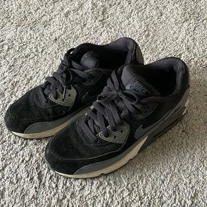Nike Air Max, black and gray. Size US 7, gently used, still good shape